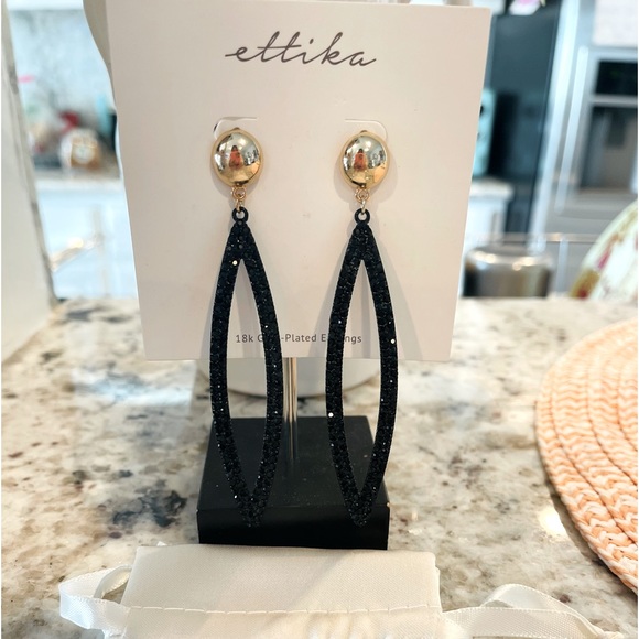 Ettika Designer Earrings🖤🤍🖤 - Picture 3 of 3